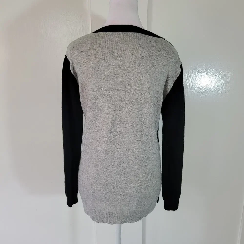 J.‎ Crew Size M Merino Wool Blend Pullover V-Neck Black Grey Color block Sweater
